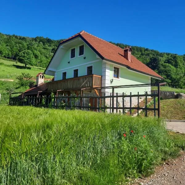 Semič에 위치한 호텔 Vineyard cottage Klobčar