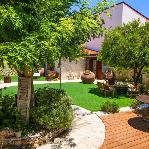 Listed Villa in Laneia, hotel v destinaci Lania