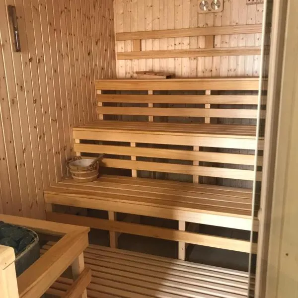 Boruzs Apartman, hotel in Hajdúszoboszló