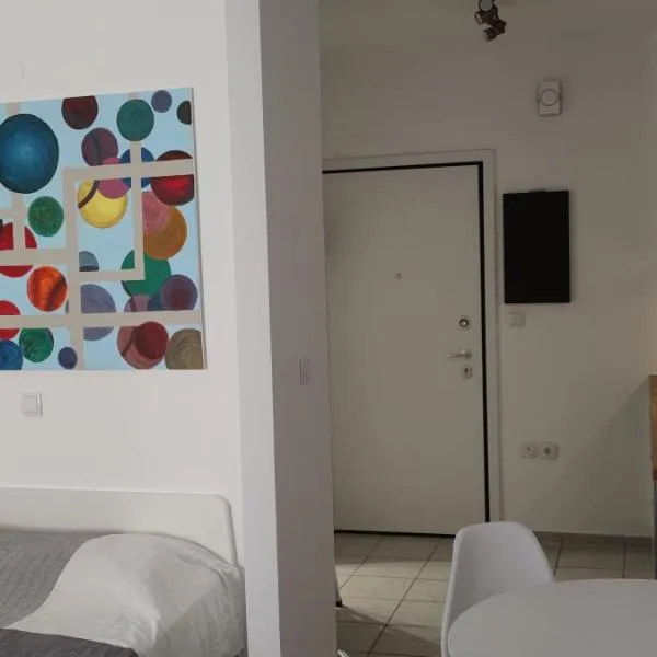 Studio Ena, hotel in Neoi Epivates