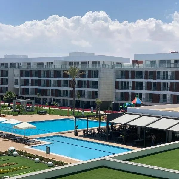 Long Beach Holiday Resort, hotel em Saint Yeorgios