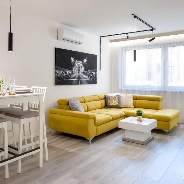 Divat Apartments - Central Smart Homes, hotel v Győru