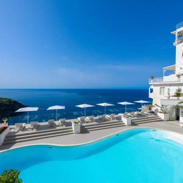 Grand Hotel Tritone – hotel w mieście Praiano