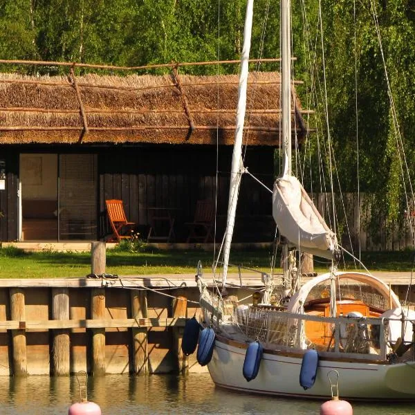 Peterzens Boathouse, hotel v destinaci Laupunen
