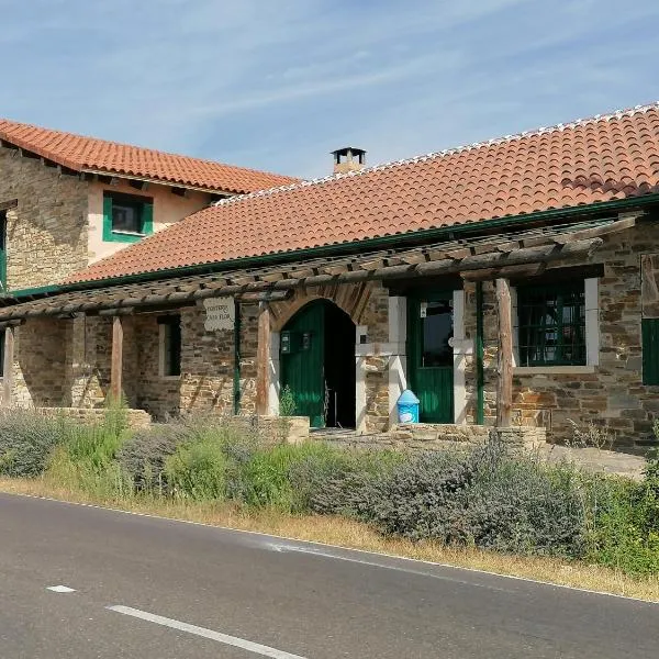 Hostería Casa Flor, hotel di Murias de Rechivaldo