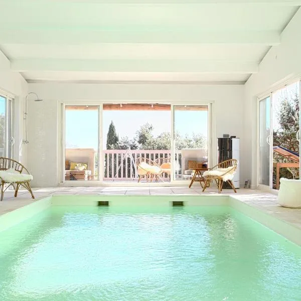 La Villa Les Petits Gardons, hotel v destinaci Castillon-du-Gard