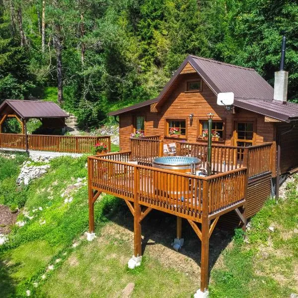 SOVIA WELLNESS CHATA s jacuzzi kaďou a saunou, Čingov, hotel ve Smižanech