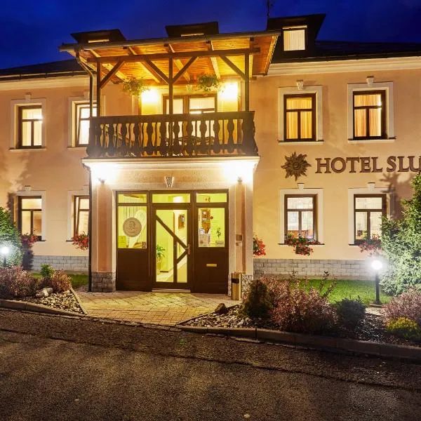 Hotel Slunce - wellness s bazénem, pivovar a bowling, Hotel in Rýmařov