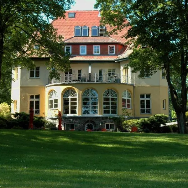 Landhaus Himmelpfort am See、リヘンのホテル