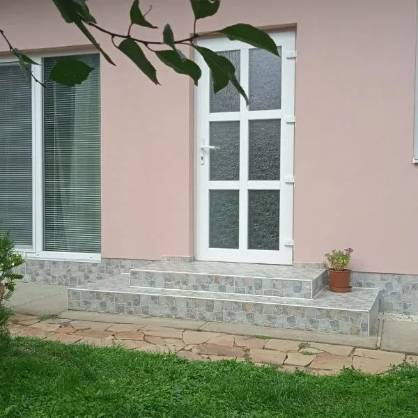 Будинок для відпочинку Dana, hotel v destinaci Běrehovo