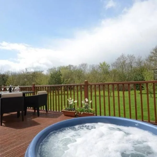 Heron Lodge with Hot Tub, hotell i Malton