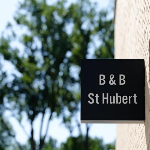 b & b St-Hubert, hotel en Pamel