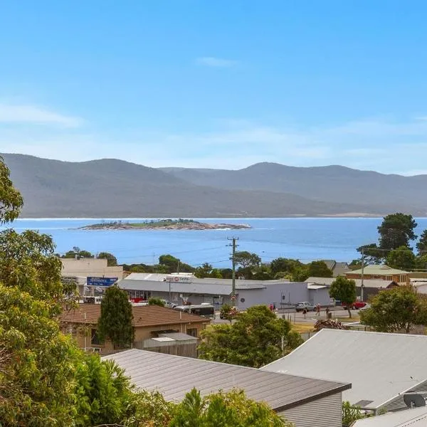 'The Lookout' at 27 Fraser Street, hotel en Bicheno