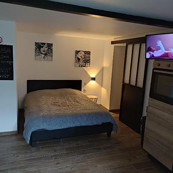 Charmante petite maison cosy style industriel: Longuenesse şehrinde bir otel