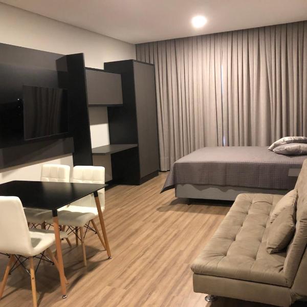 Studio nos Ingleses com piscina a 700m da praia