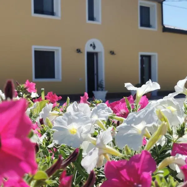 B&B Riva del Gallo, hotel v destinaci Tresigallo