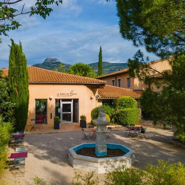 Logis Hotel Noemys pont de l'Etoile – hotel w mieście Aubagne
