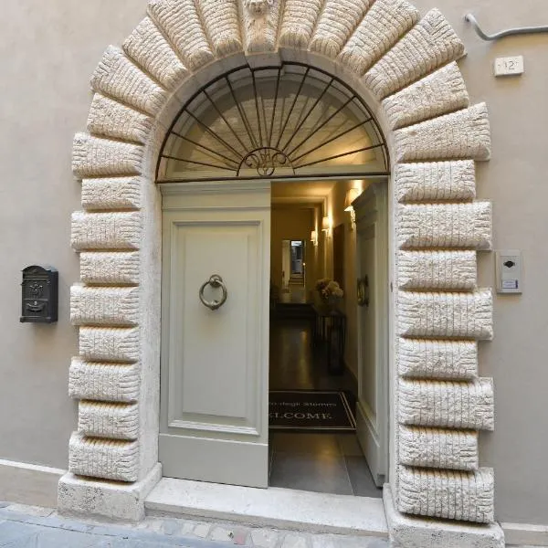 Palazzo degli Stemmi, hotel Morruzzéban