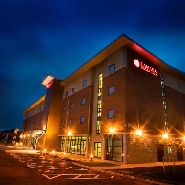 Ramada Plaza Wrexham, hotel in Ruabon