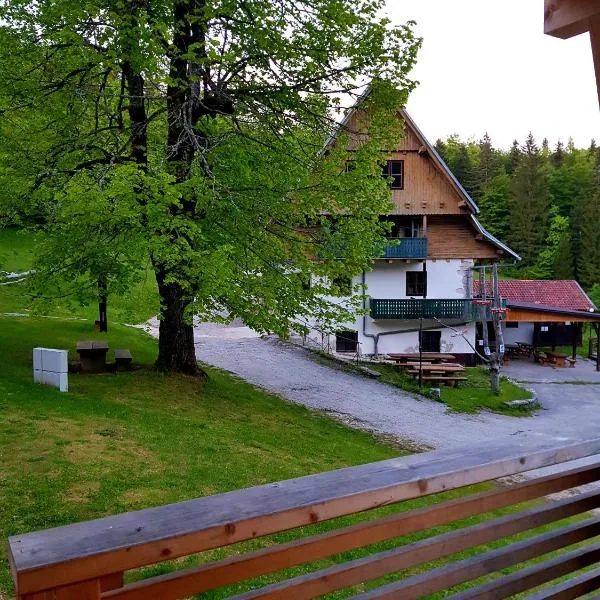 Planinski Dom na Travni Gori, hotel in Hrib-Loški Potok