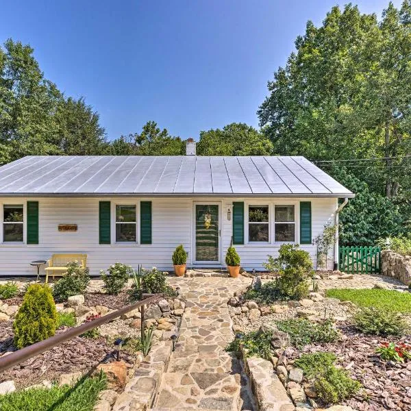 Charming Cottage Less Than 10 Mi to Wineries and Skiing!, hotel en Nellysford