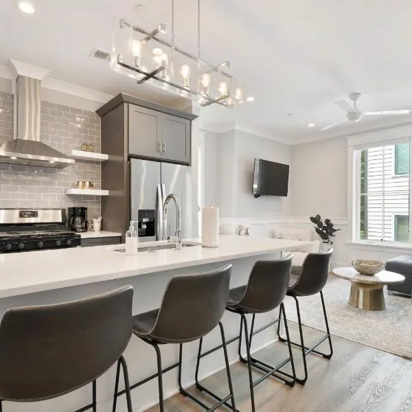 The Palm Suite at 124 Spring, hotel v destinaci Charleston