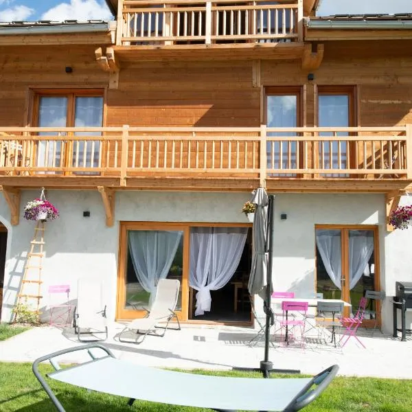 LE CHALET BAZAN, hotel in Château-Ville-Vieille