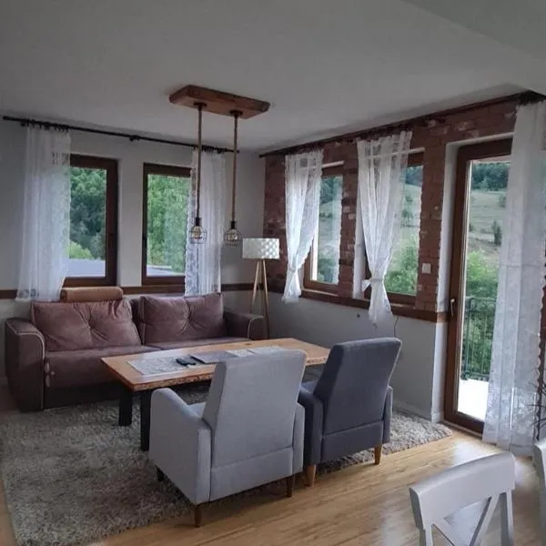 1060 Meet Eat Hike & Tour, hotel in Plav