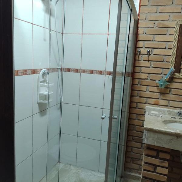Charmosa casa com churrasq na praia de Camburi - Foto 3