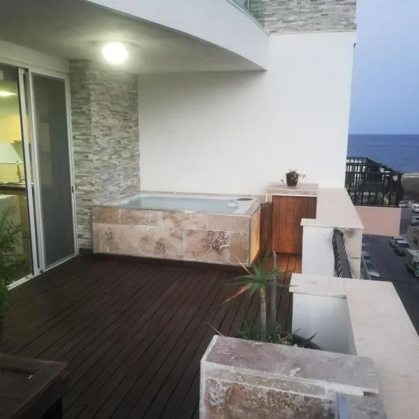 Riviera Penthouse, hotel v destinaci Marsaskala