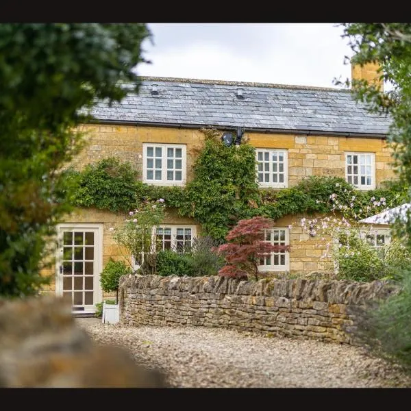 Wisteria Cottage , Pretty Cotswold Cottage close to Chipping Campden，Weston Subedge的飯店
