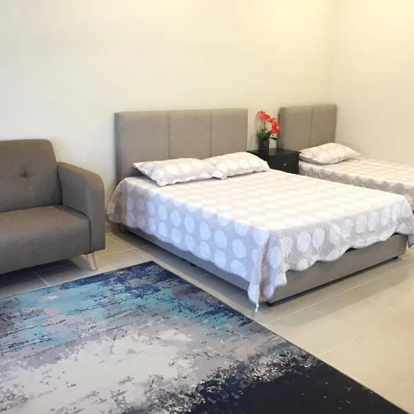 CASA ADELIA STUDIO CHUKAI KEMAMAN โรงแรมในCukai