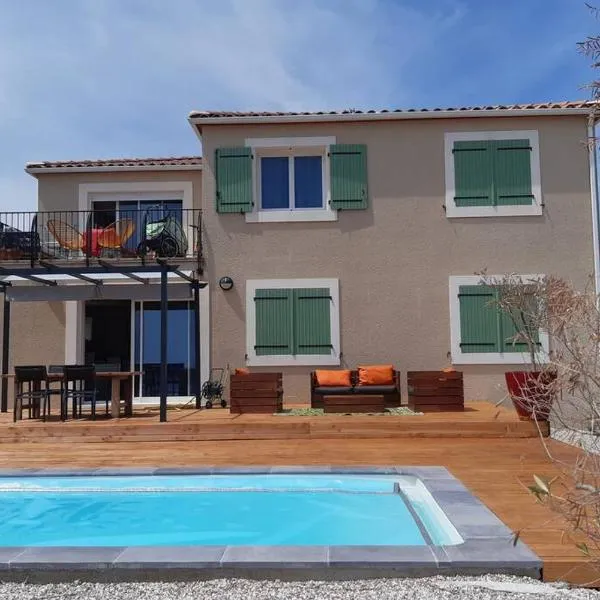 Maison avec vue sur la mer et avec piscine à Fitou, hotel di Fitou