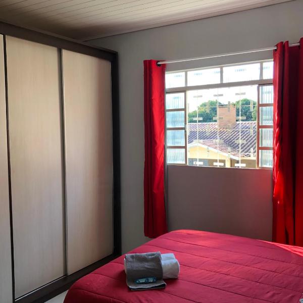 Quarto Privado em residência no Coração de Foz - casa e banheiro compartilhado - Foto 2