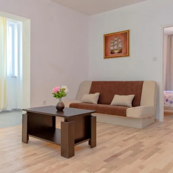 Maslina Apartments โรงแรมในสตารีกราด