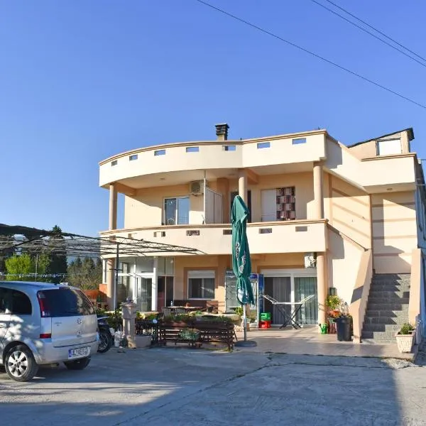 Apartments Murati、ウルツィニのホテル