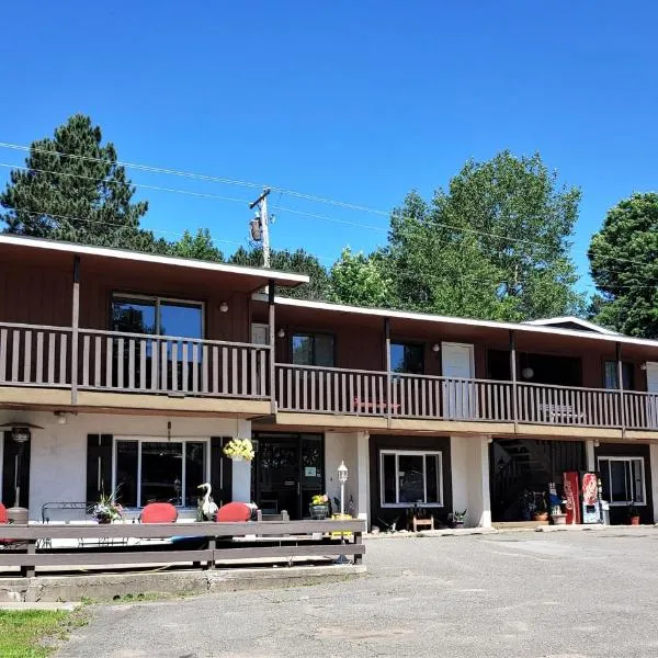 Lakeshore Motel Ice Lake, hotel v destinaci Iron River