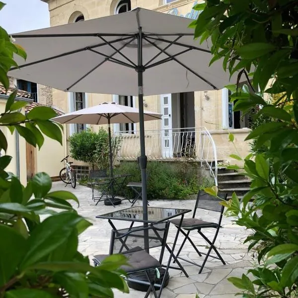 Le Rodin Bazas – hotel w mieście Bazas