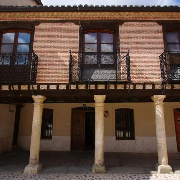 Casa Rural Plaza Vieja Saldaña, hotel en Pino del Río