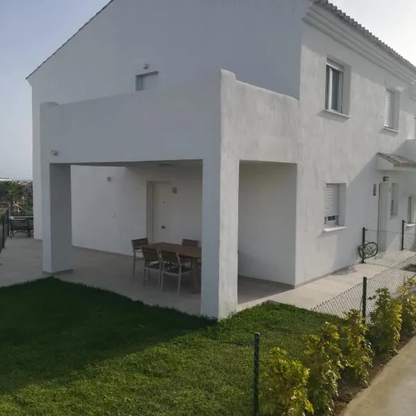 CASA ROMPEOLAS Atlanterra, hotel en Zahara de los Atunes