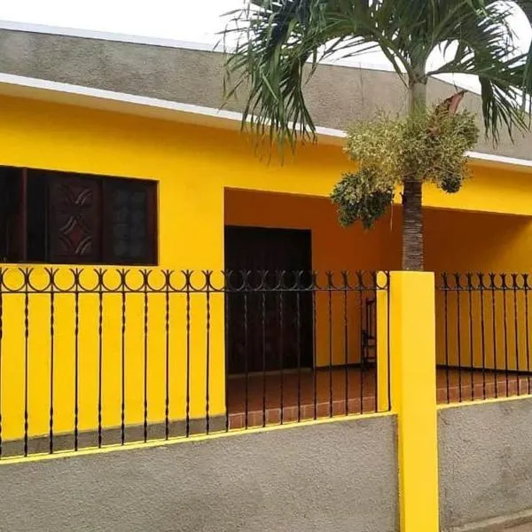 Tantan - casa mobiliada para aluguel por temporada na Serra de Martins, hotell sihtkohas Martins