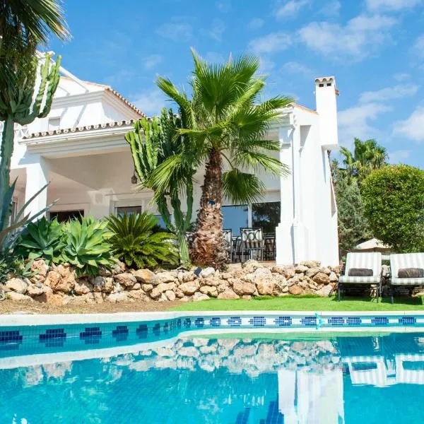 Villa Bendex Estepona Costa Del Sol，位于埃斯特波纳的酒店