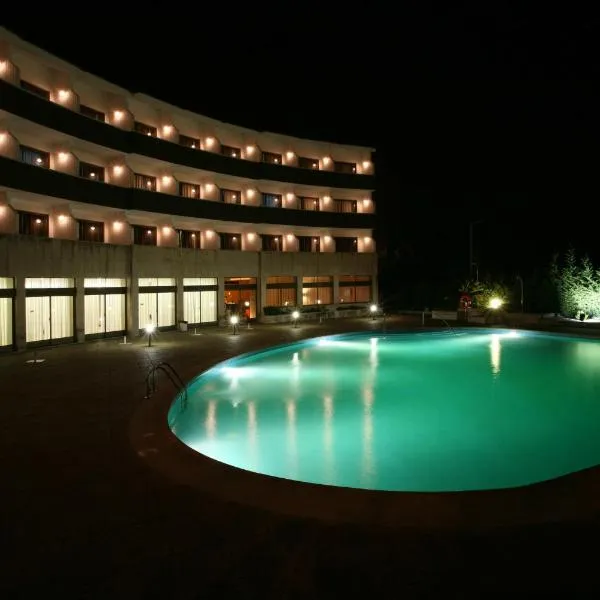 Hotel Meia Lua, hotel in Relva