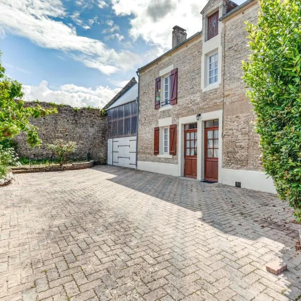 Hamo - Maison à 600 m de la plage、Graye-sur-Merのホテル