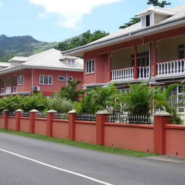 Reef Holiday Apartments, hôtel à Anse aux Pins