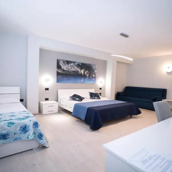 IsolaDino b&b sweet home, hotel v destinaci Praia a Mare