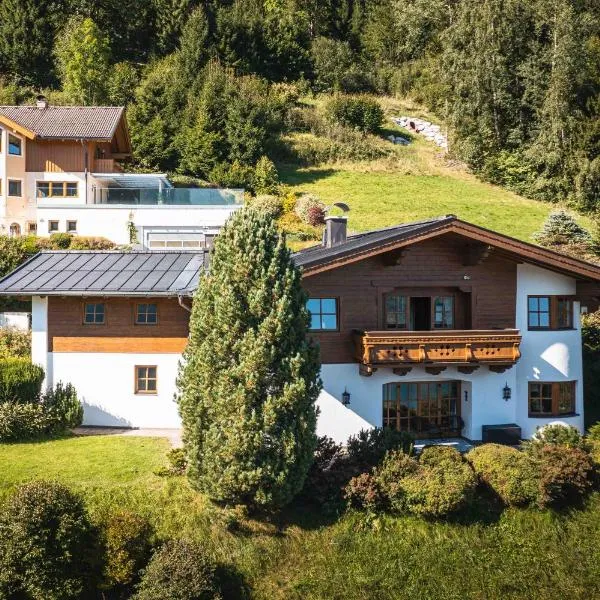Chalet Crown of the Alps by we rent, hotel in Zell am See