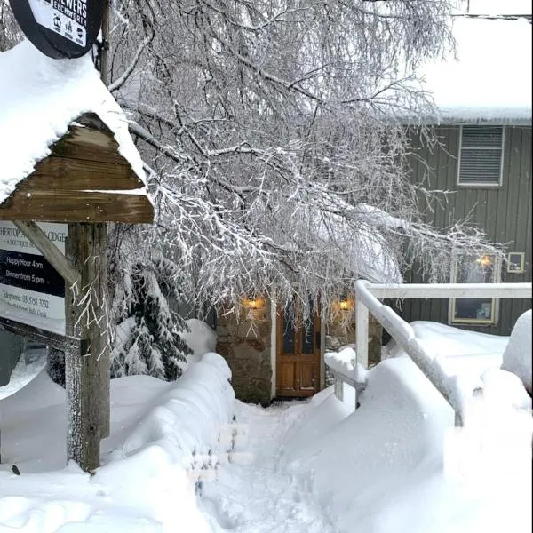 Feathertop Alpine Lodge, hotel di Falls Creek