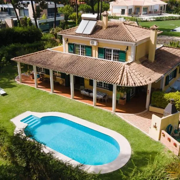 Family Friendly Villa Aroeira Golf, hotel in Aroeira