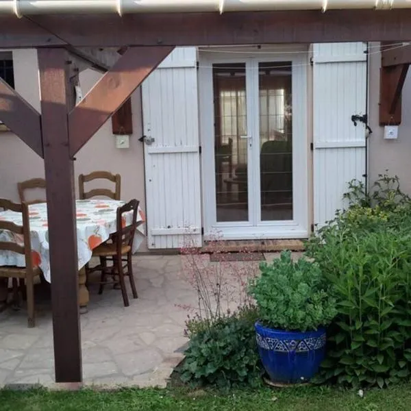 Itteville에 위치한 호텔 Agréable logement dans petit village sud-essonne